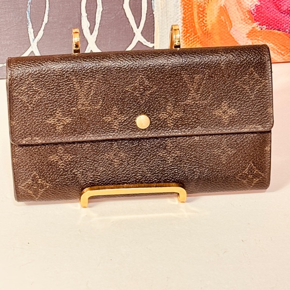 Louis Vuitton Handbags - Louis Vuitton Sarah wallet dark monogram